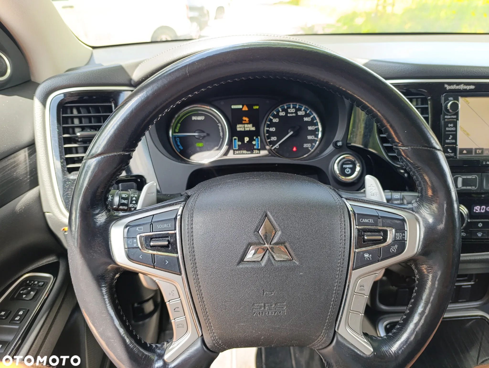 Mitsubishi Outlander - 11