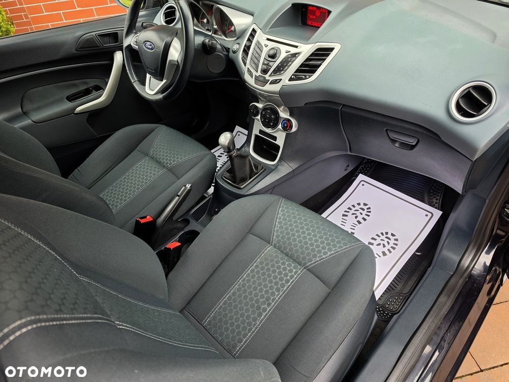 Ford Fiesta 1.4 Champions Edition - 25