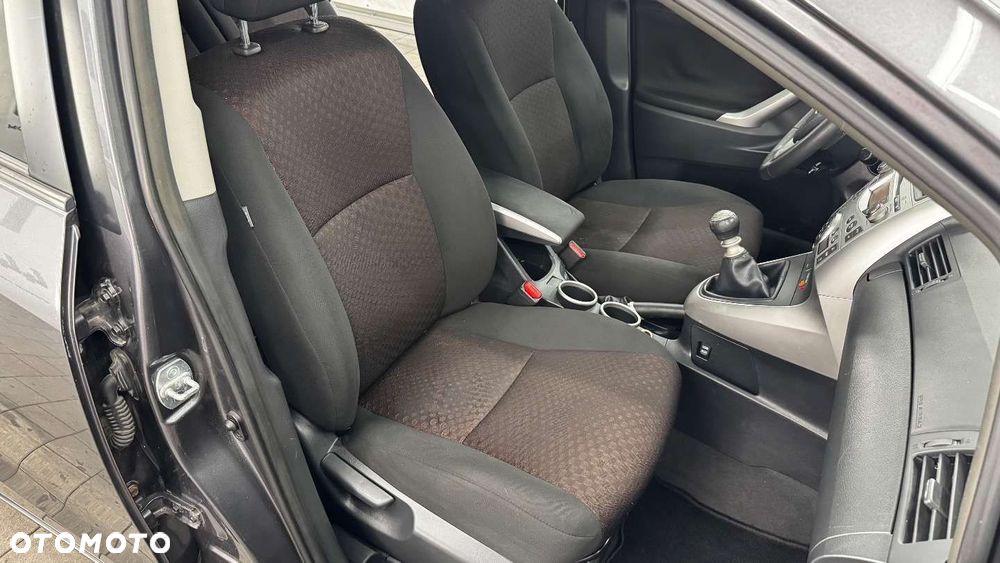 Toyota Verso - 40