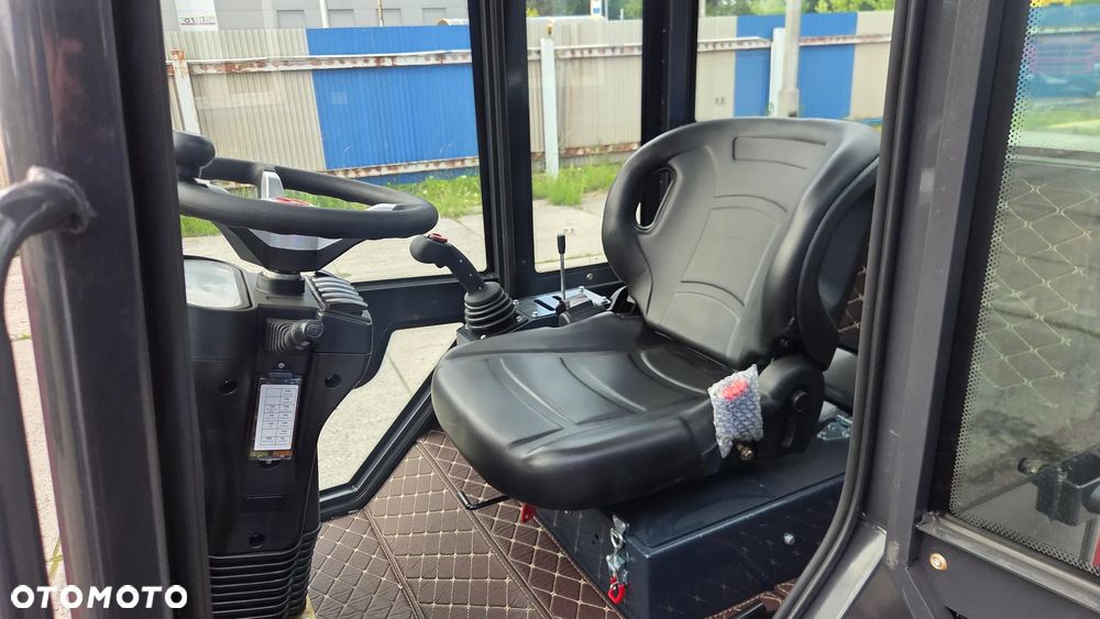 Kubota LOADER TRADER - 9