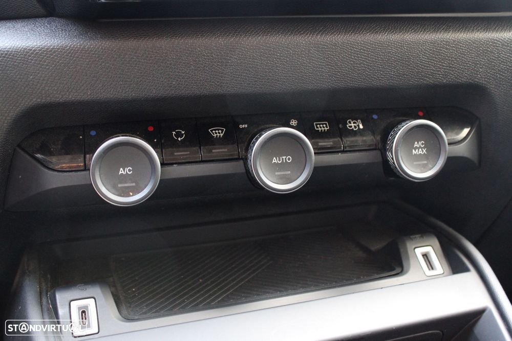 Citroën C4 PureTech 130 Stop&Start EAT8 SHINE - 21