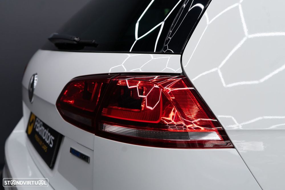 VW Golf Variant 1.6 TDi R-Line DSG - 17