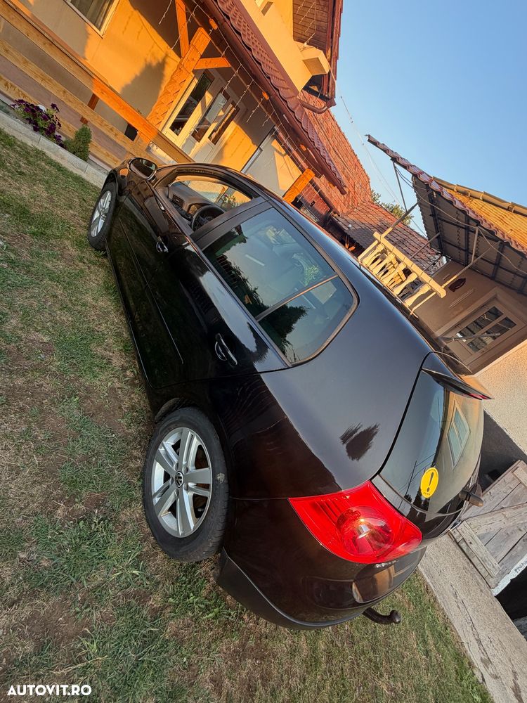 Volkswagen Golf 1.9 TDI BlueMotion Comfortline - 2