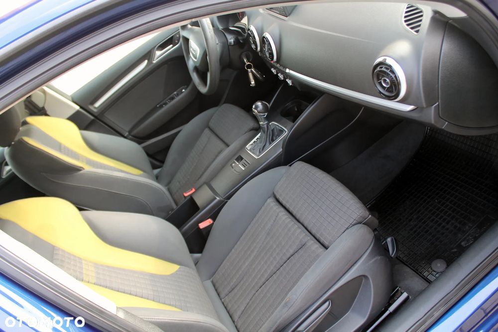 Audi A3 Sportback 1.8 TFSI S tronic Ambiente - 11