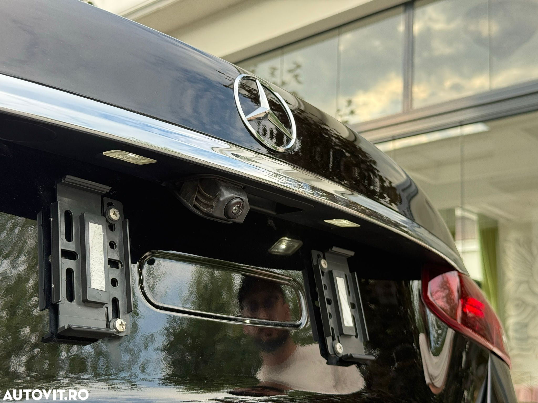 Mercedes-Benz E 300 9G-TRONIC AMG Line - 25