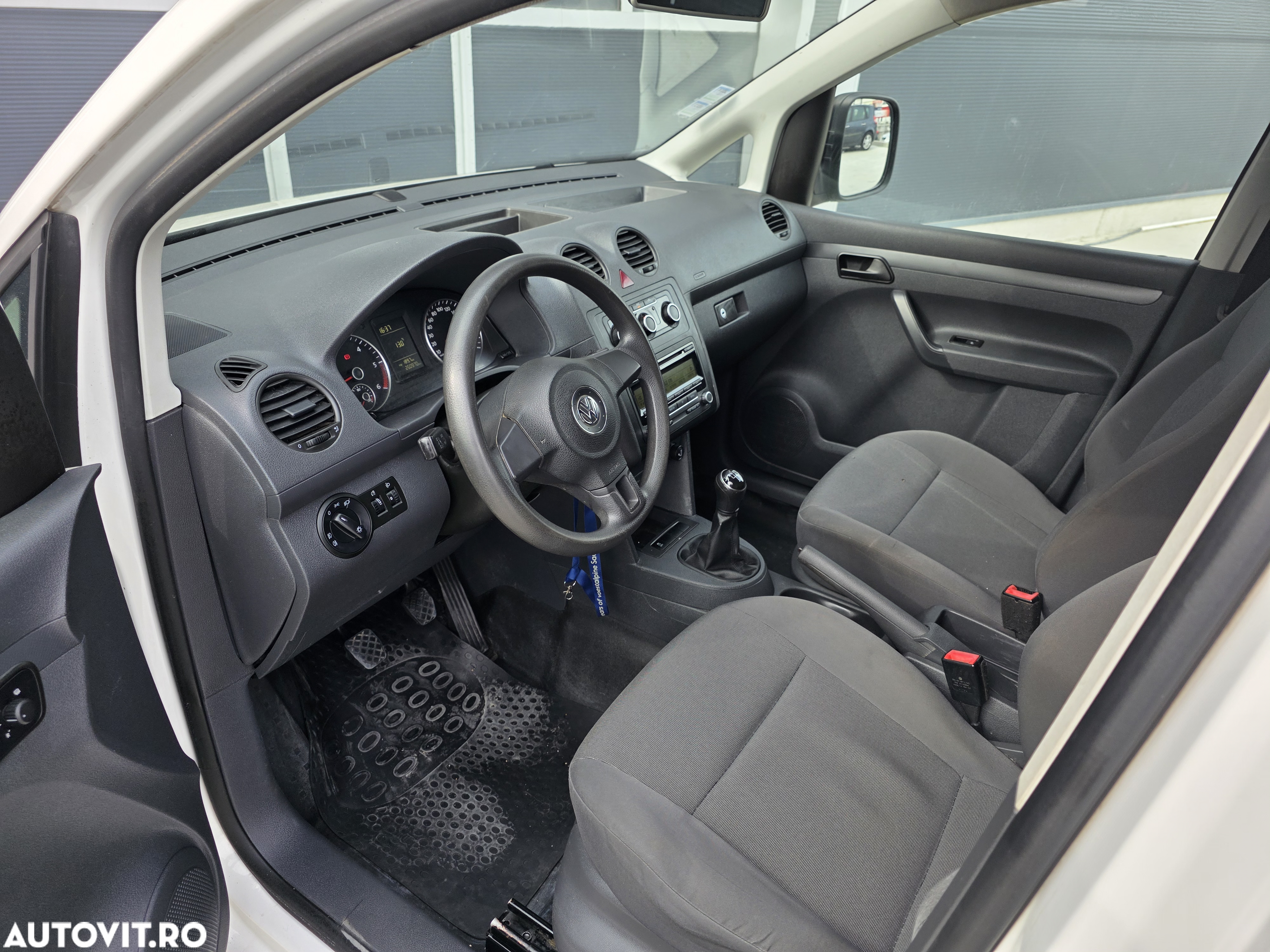 Volkswagen Caddy - 9
