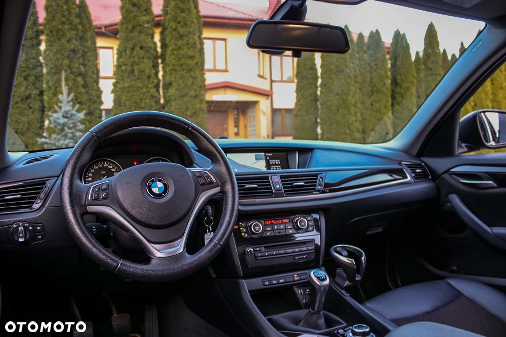 BMW X1 sDrive18d xLine - 28