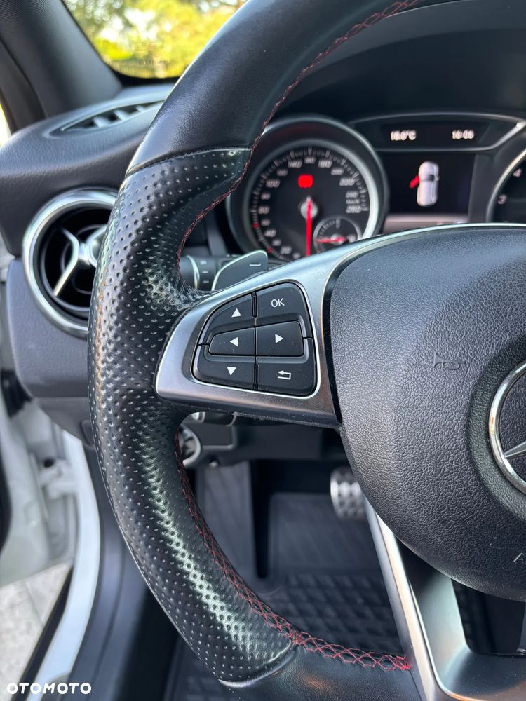 Mercedes-Benz GLA 200 7G-DCT AMG Line - 19