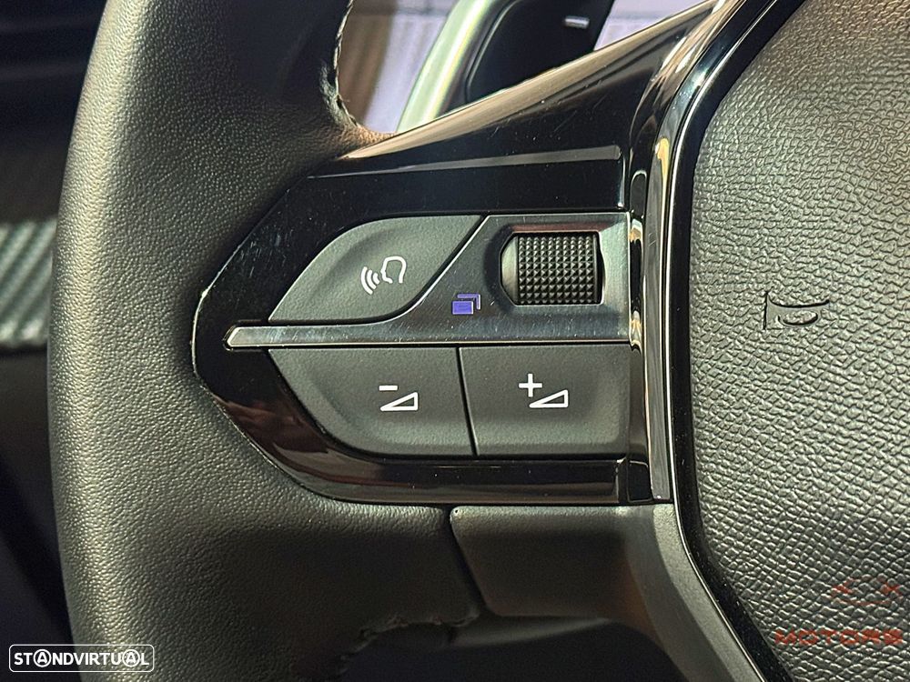 Peugeot 2008 PureTech 130 EAT8 Allure - 23