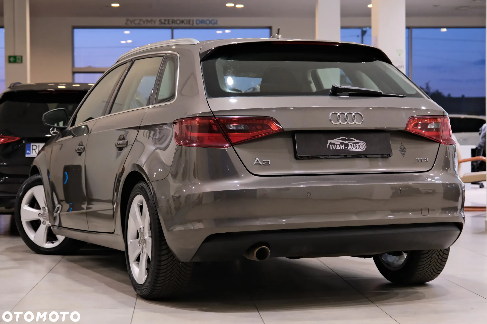 Audi A3 1.6 TDI Sportback S tronic Ambiente - 6