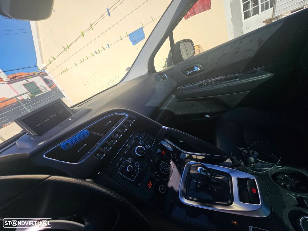 Peugeot 3008 2.0 HDi Hybrid4 99g - 10