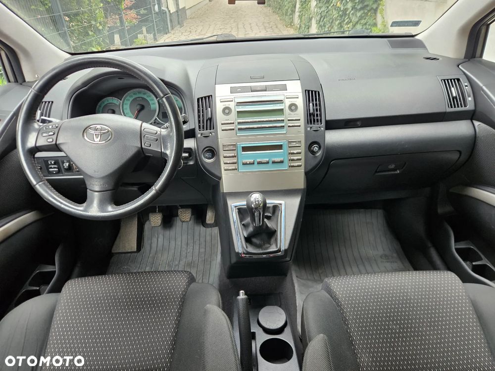 Toyota Corolla Verso - 10