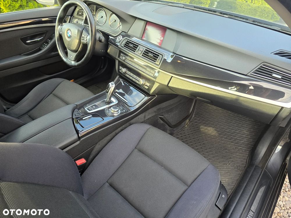 BMW Seria 5 520d Sport-Aut - 29
