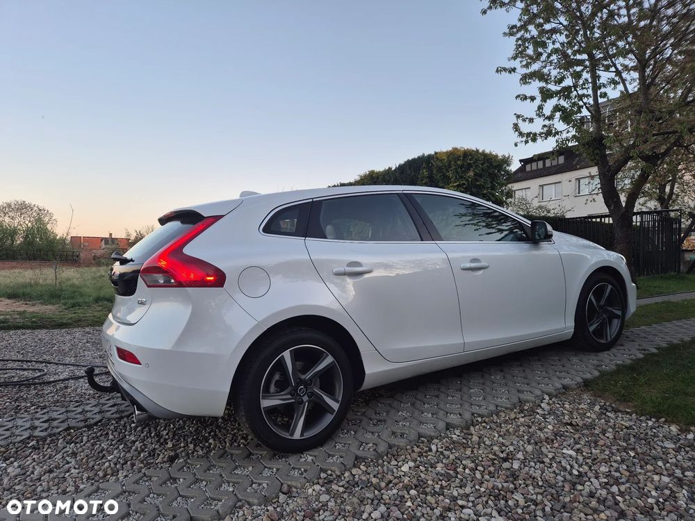 Volvo V40 D2 Drive-E R-Design Momentum - 6