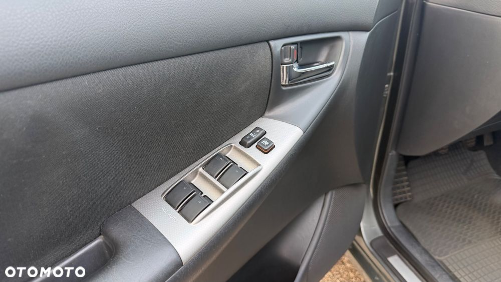 Toyota Corolla 1.6 VVT-i Sol - 11