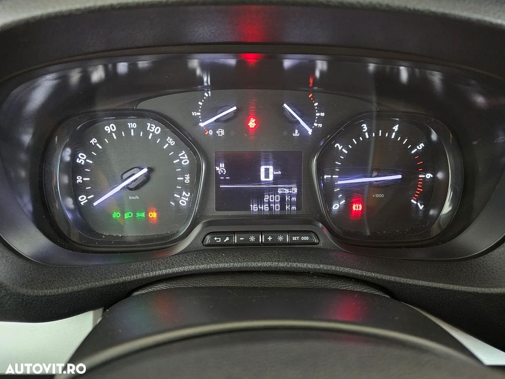 Toyota Proace 1.5 D-4D 120CP 7+1 L2H1 Comfort - 8