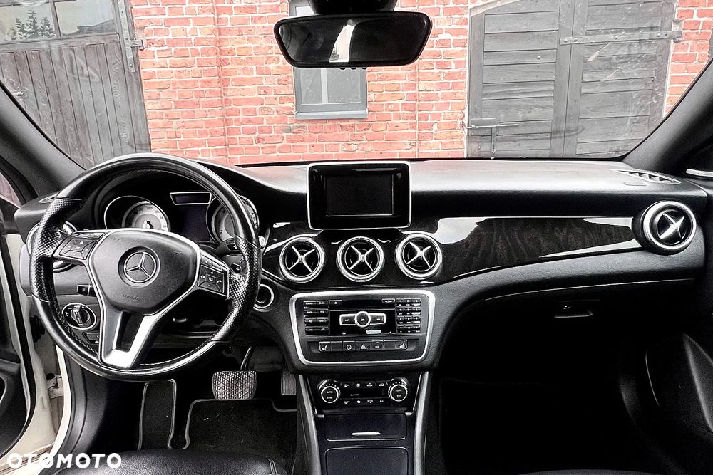 Mercedes-Benz CLA 250 Sport 7G-DCT - 8