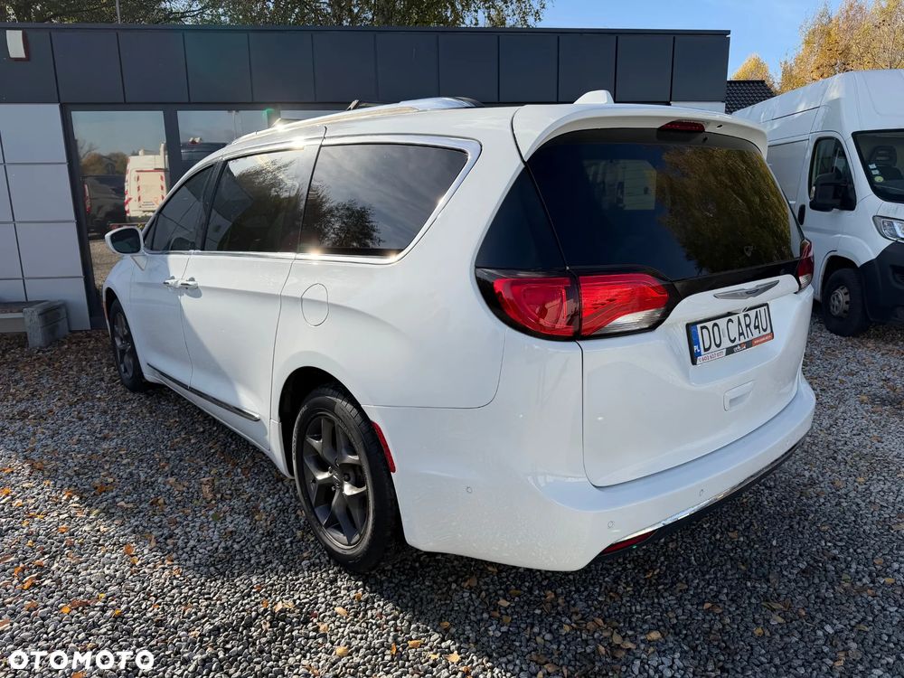 Chrysler Pacifica - 27