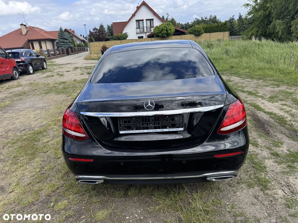 Mercedes-Benz Klasa E 220 d 4-Matic Business Edition 9G-TRONIC - 6