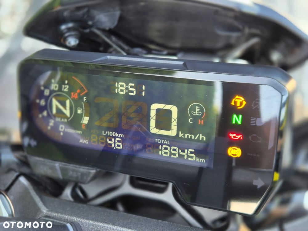 Honda CB - 8