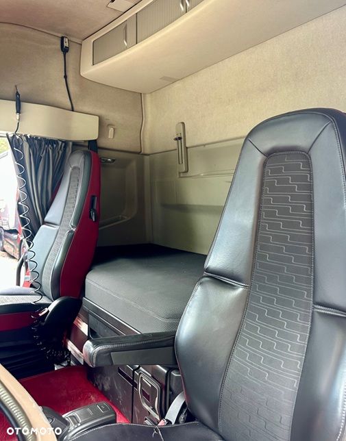 Volvo FH4 500 GLOB XL I-SHIFT IPARCOOL SPOJLERY KLIMA WEBASTO 2xALUTANK LODÓWKA NAVI SKÓRA LOW DECK MEGA EURO 6 2017 ŁADNY - 13