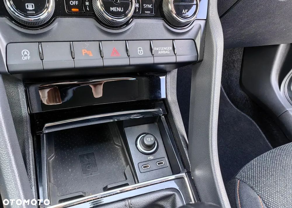Skoda Karoq 2.0 TDI SCR Tour - 10