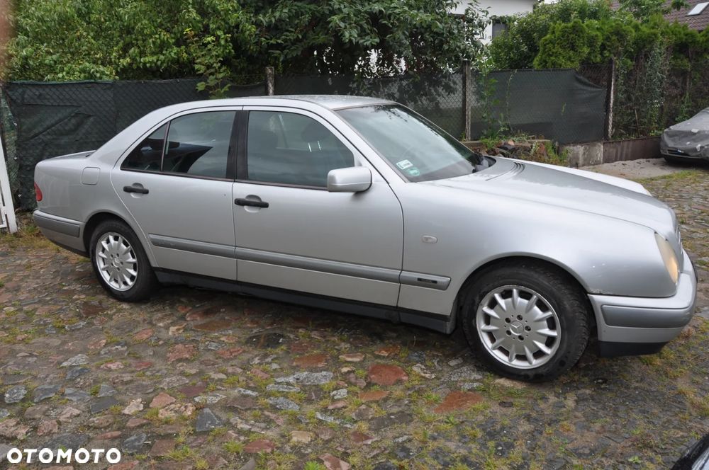 Mercedes-Benz Klasa E - 11