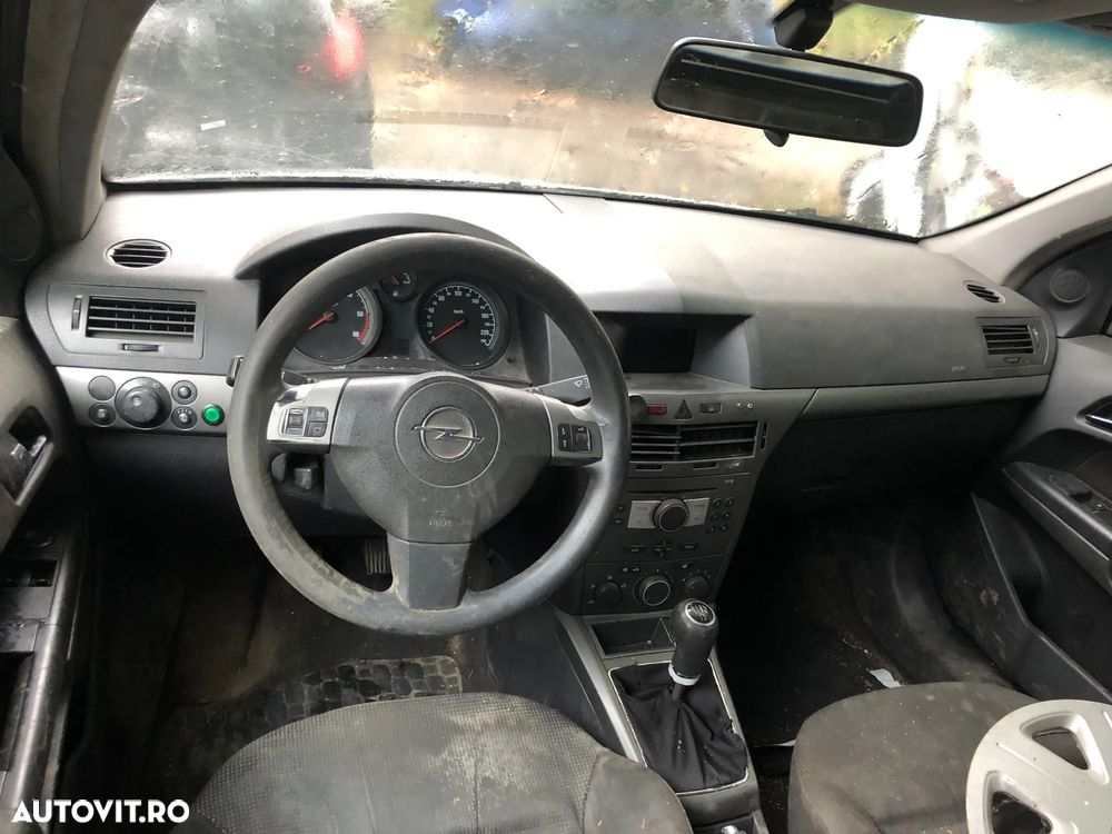 Dezmembrez Opel Astra H break gri argintiu 2007 1,7 CDTI - 6