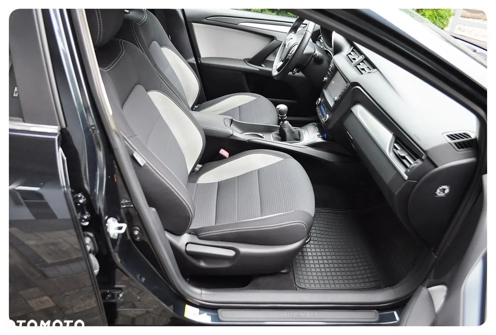 Toyota Avensis Touring Sports 1.8 Business Edition - 28