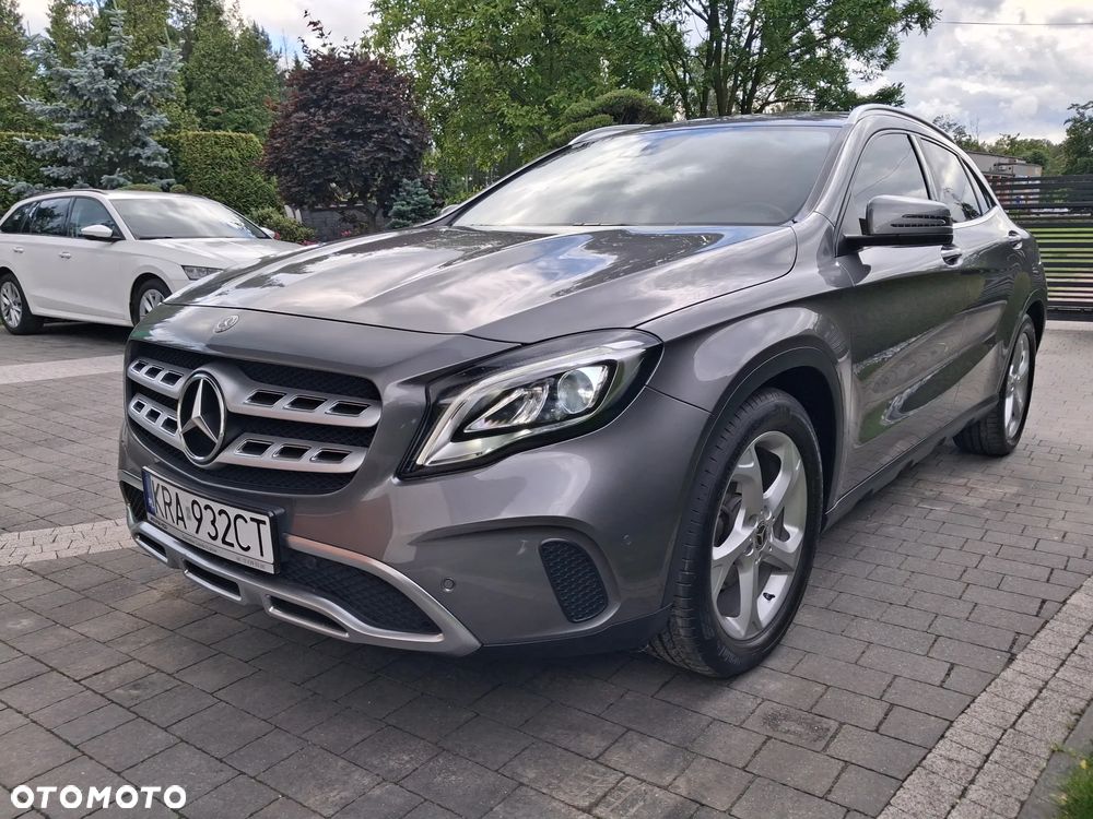 Mercedes-Benz GLA 180 AMG Line - 38
