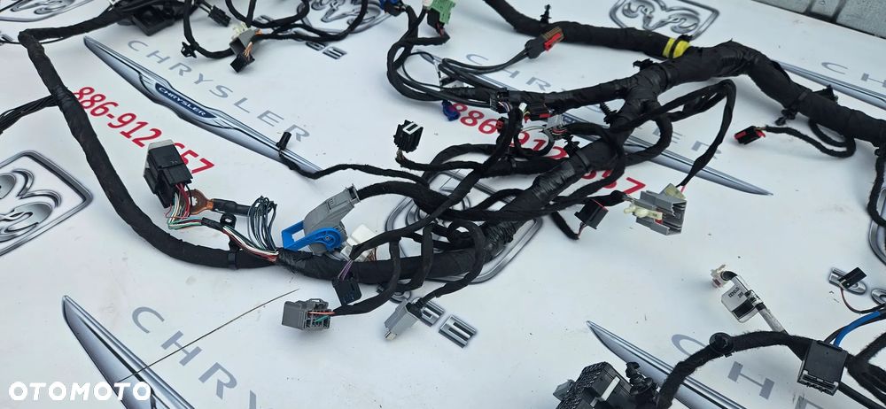 Dodge Durango III LIFT 2021- Instalacja deski Wiązka kokpitu pod dużą nawigację Instalacja radia  Kostki Wtyczki Kable - 6