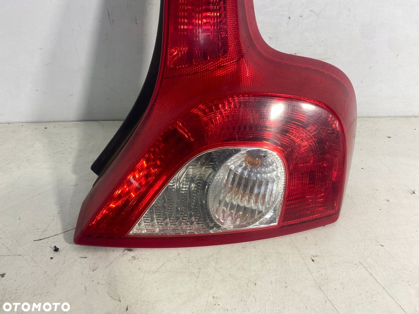 LAMPA PRAWY TYŁ PRAWA TYLNIA VOLVO C30 LIFT EU - 2