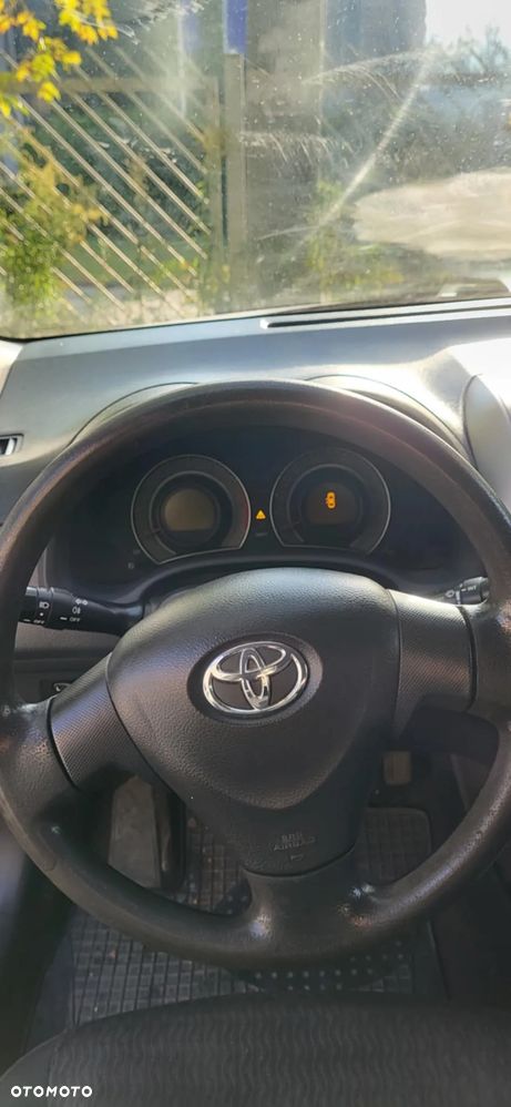 Toyota Corolla 1.6 VVT-i Luna - 5