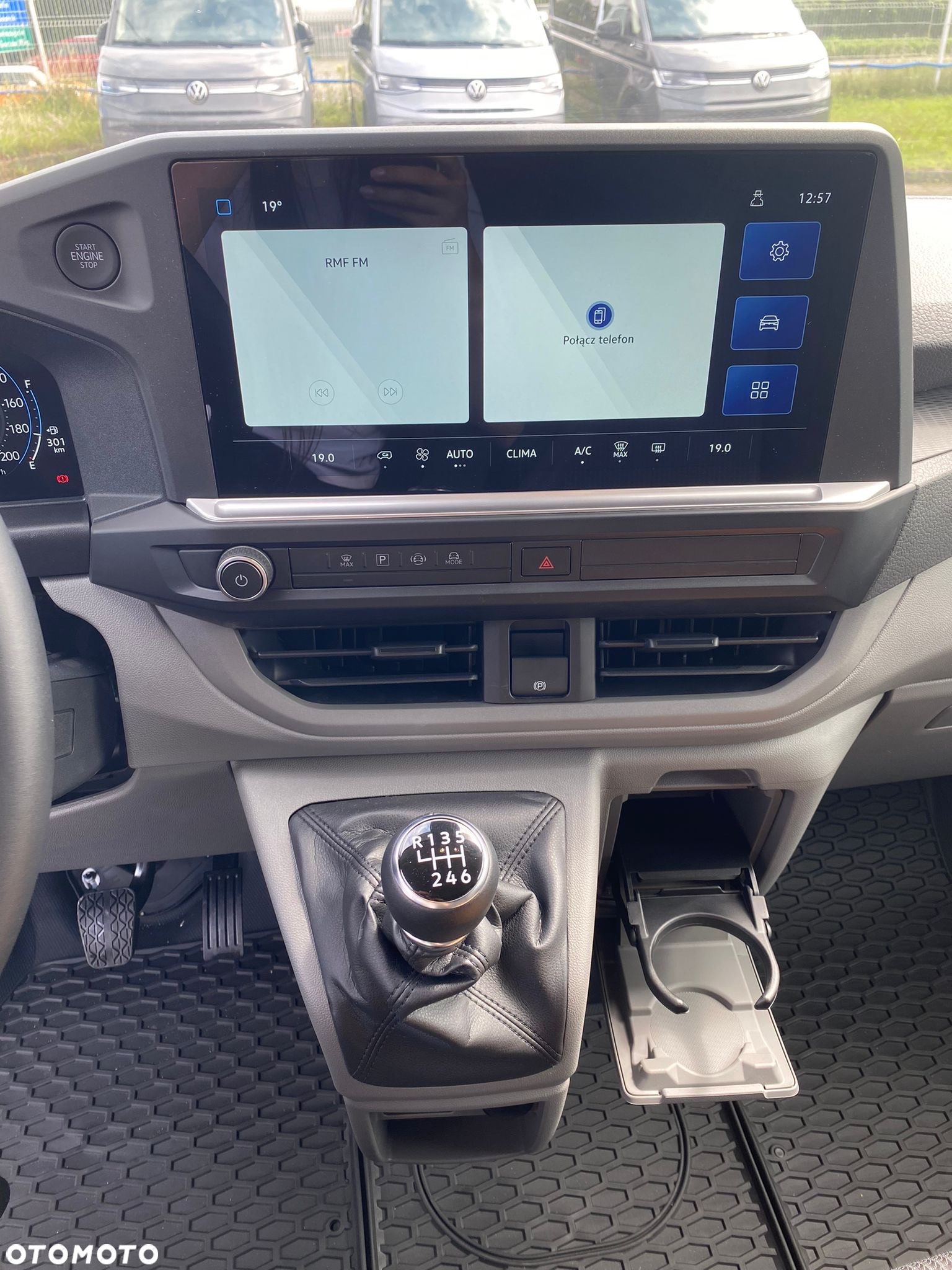 Volkswagen Caravelle 2.0 TDI L2 - 12
