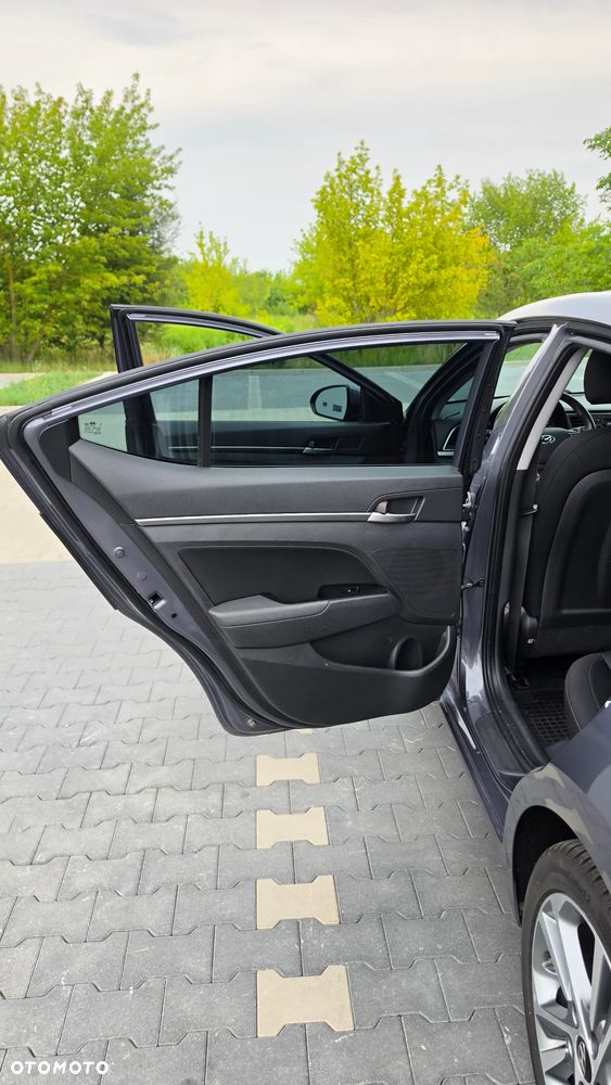 Hyundai Elantra 1.6 Style - 26