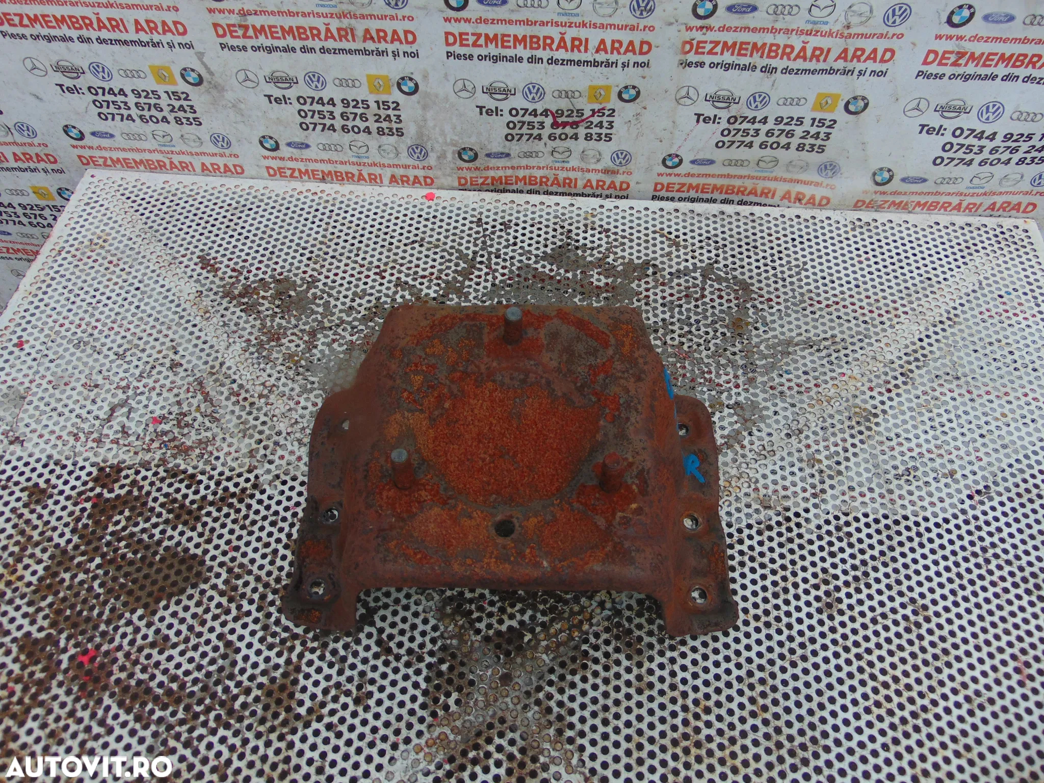 Suport roata rezerva Hyundai Galloper - 2