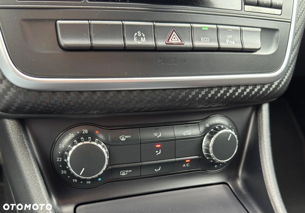 Mercedes-Benz Klasa A 250 4Matic 7G-DCT AMG Line - 24