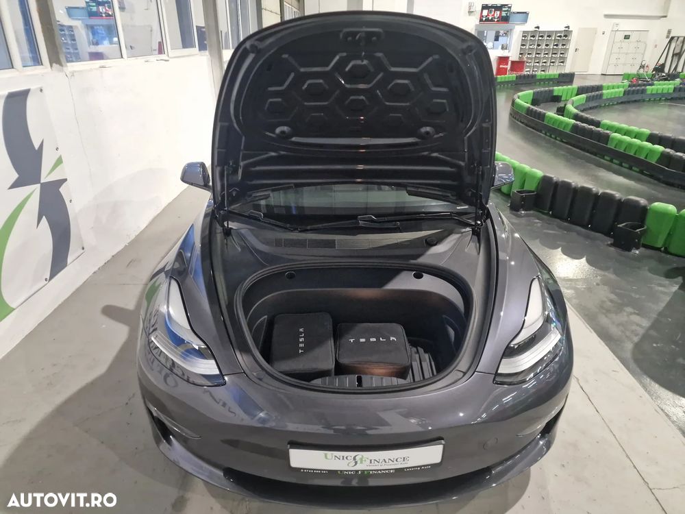 Tesla Model 3 - 28