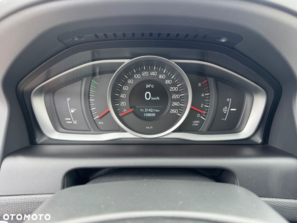 Volvo XC 60 D4 Drive-E Momentum - 20