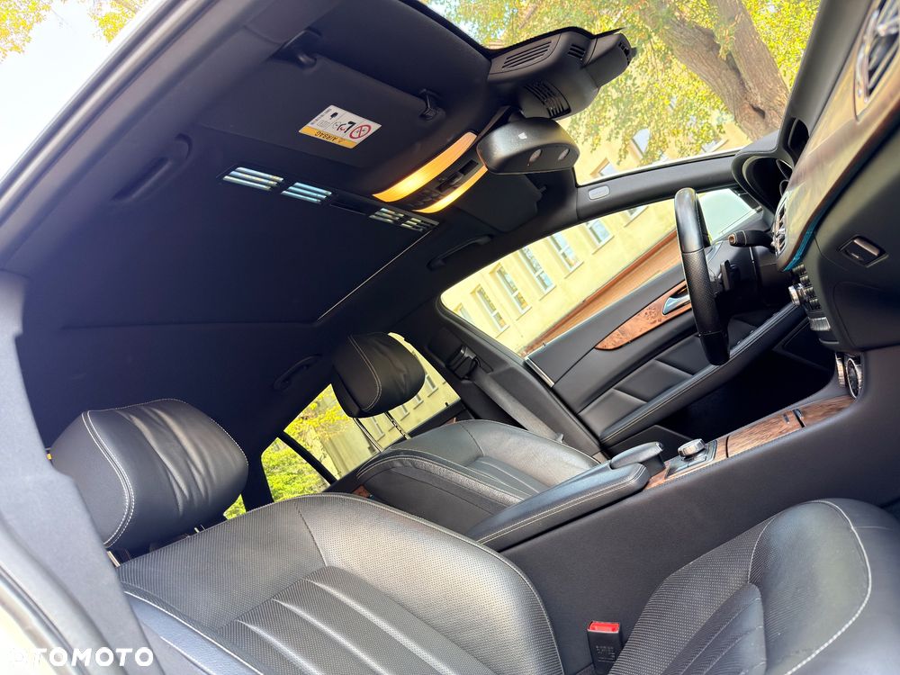 Mercedes-Benz CLS 500 4-Matic BlueEff - 32