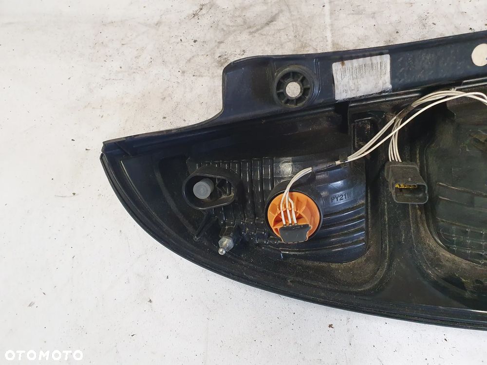 * LAMPA TYLNA PRAWA TYŁ PRAWO CITROEN C3 PICASSO - 6