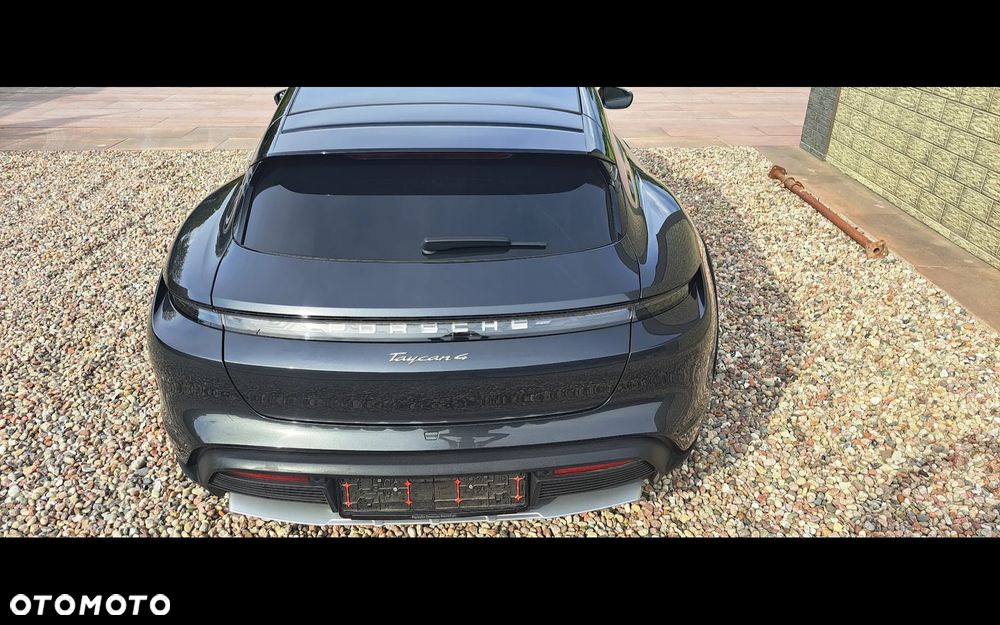 Porsche Taycan 4 Cross Turismo - 5