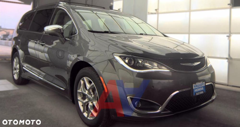 Chrysler Pacifica - 5