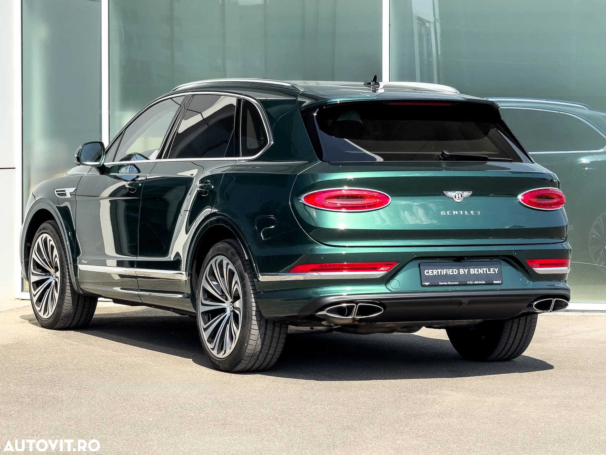 Bentley Bentayga - 3
