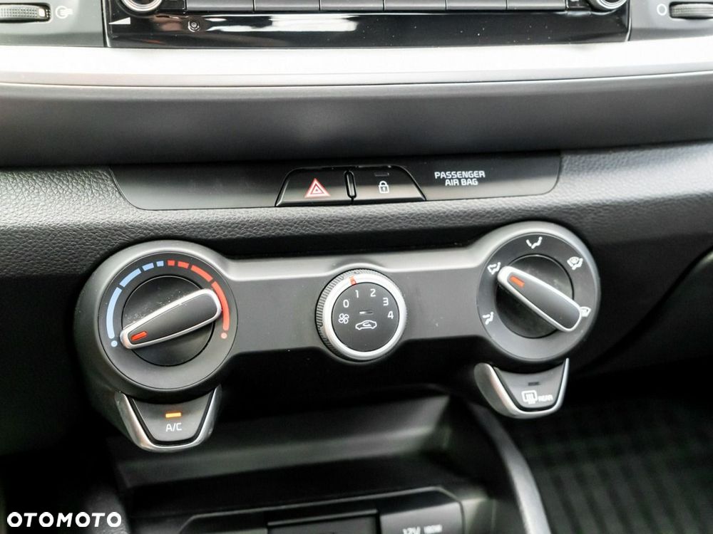 Kia Stonic 1.0 T-GDI M DCT - 24