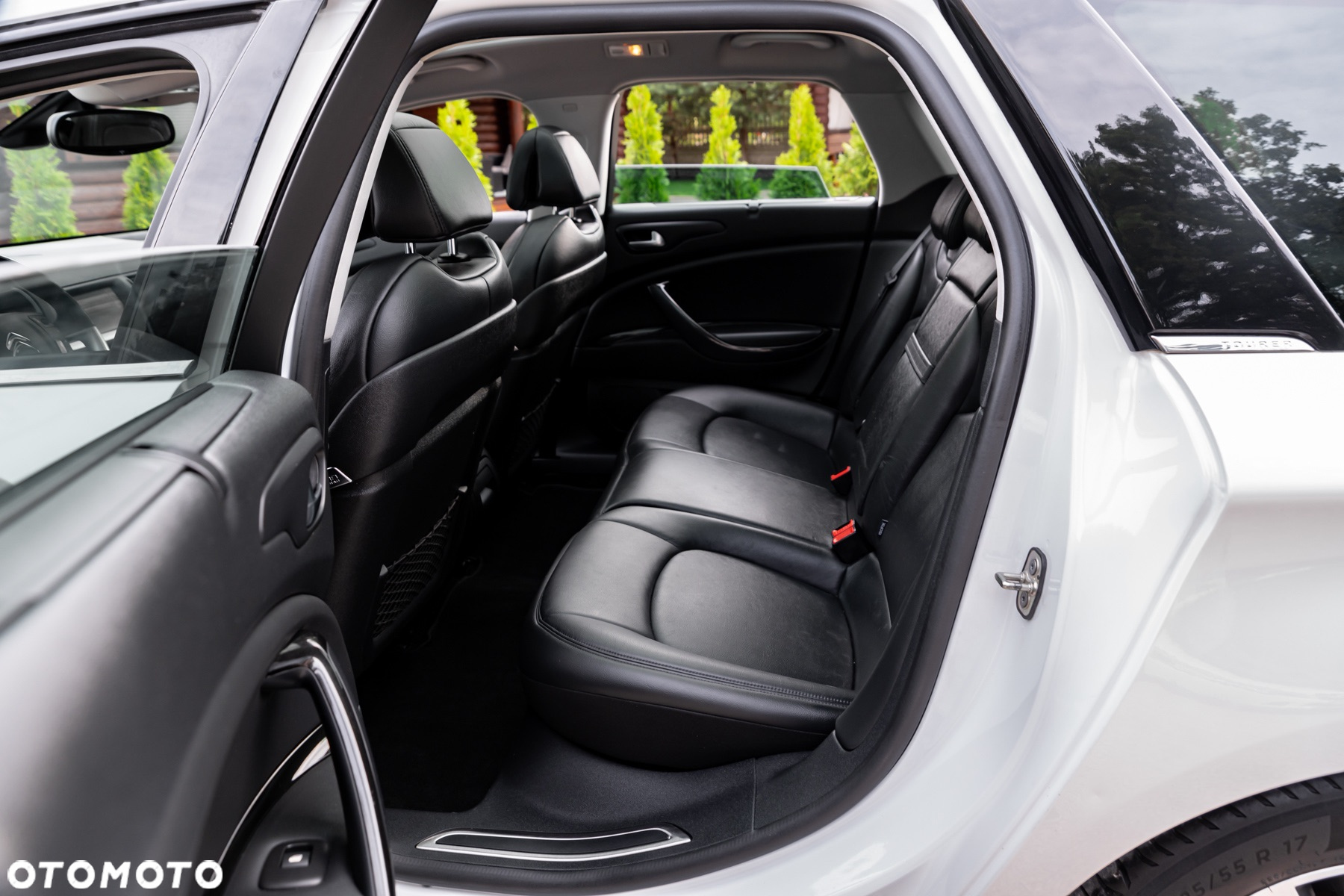 Citroën C5 Tourer BlueHDi 180 S&S EAT6 Exclusive - 23