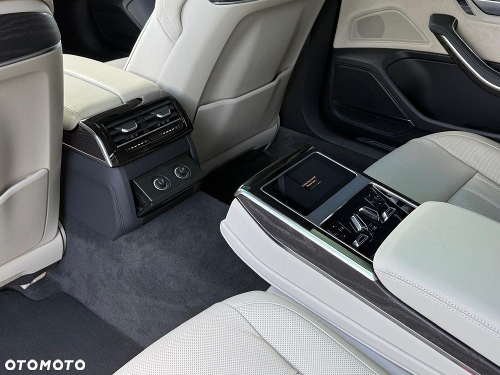 Audi A8 - 25