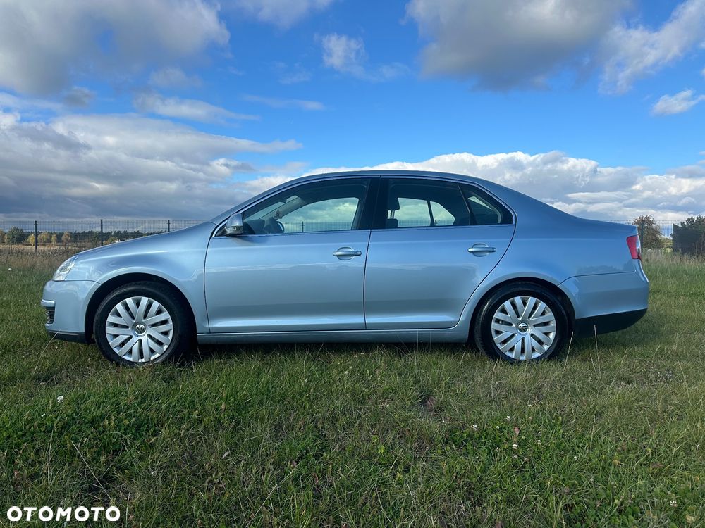 Volkswagen Jetta - 17