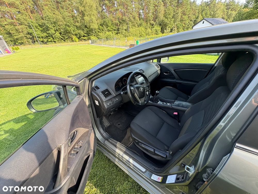 Toyota Avensis 1.8 Premium EU5 - 5
