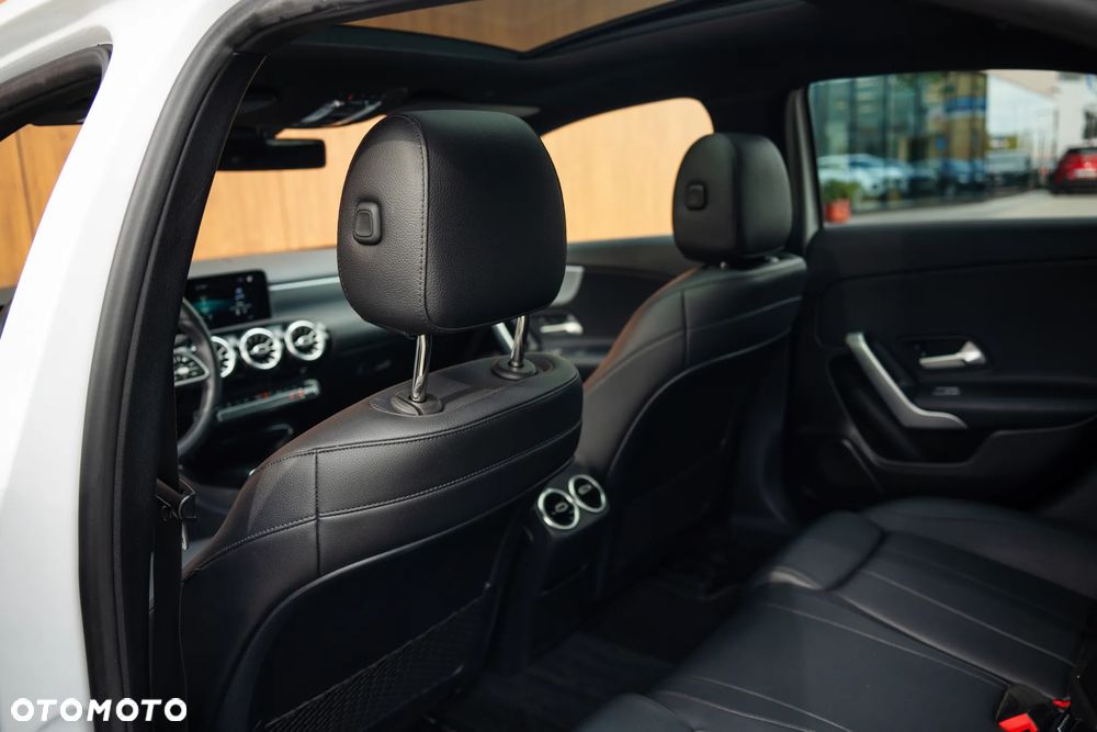 Mercedes-Benz Klasa A 220 7G-DCT Style - 22